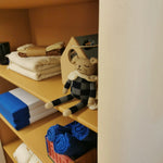 shelf "Mia"
