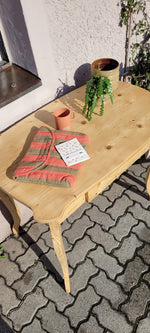 table "Thea"