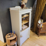 display case "Elsa"