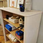 shelf "Mia"